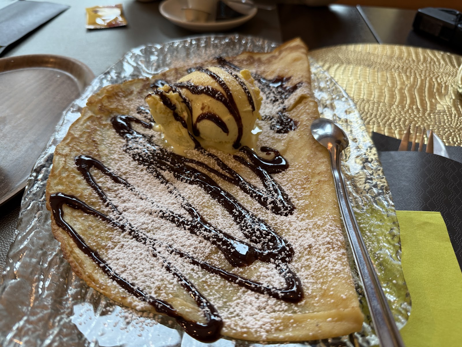 Chocolate crêpe with a scoop of ice cream at Brasserie des Arts